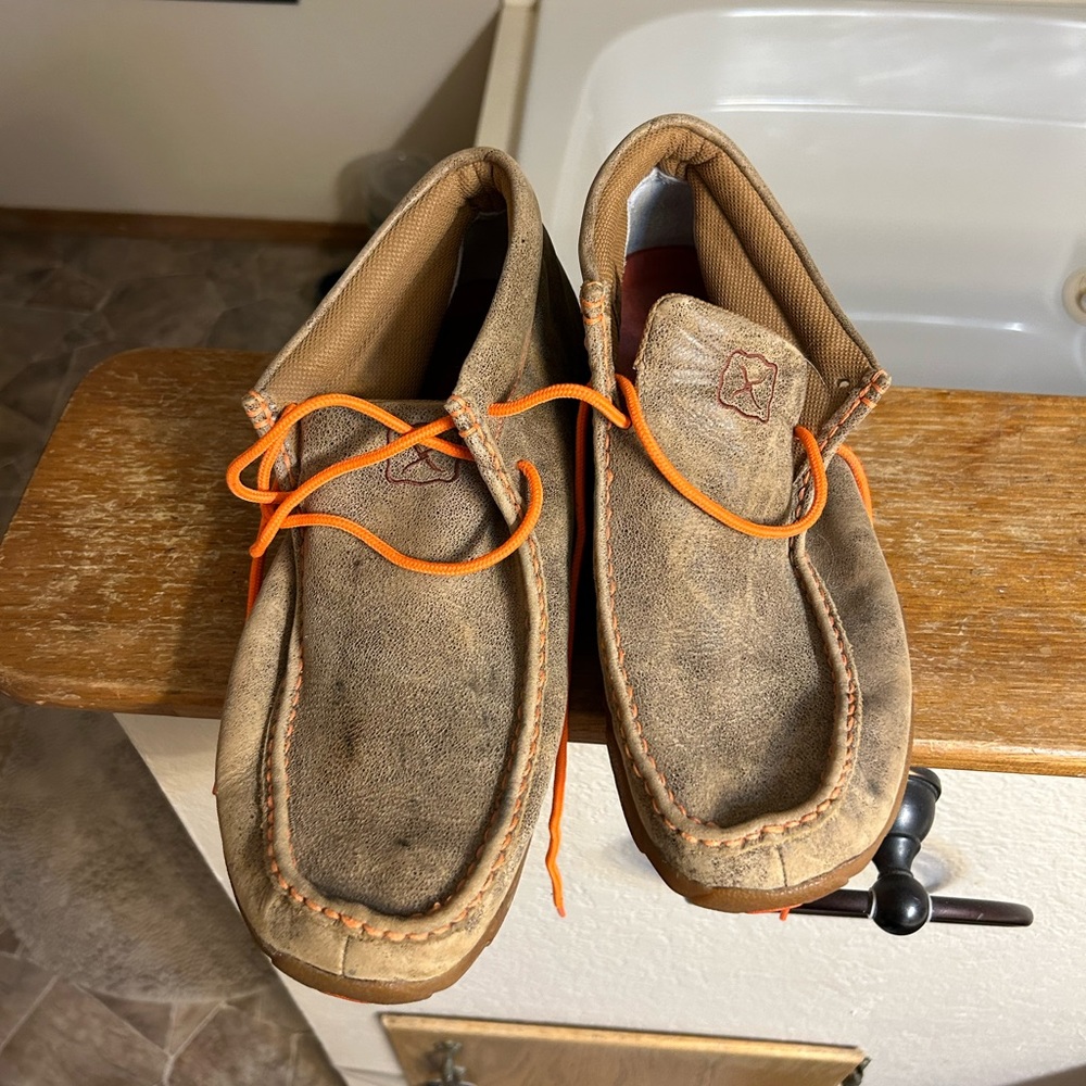Twisted x driving Mocs